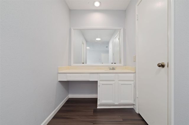6611 Grandvale Drive, Houston, TX 77072