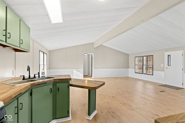 928 S Bloomington Trail Road, Scottsburg, IN 47170