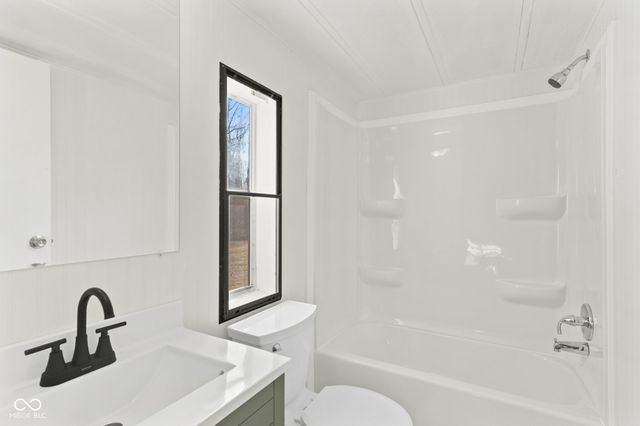 928 S Bloomington Trail Road, Scottsburg, IN 47170