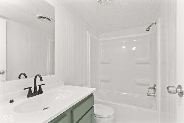 928 S Bloomington Trail Road, Scottsburg, IN 47170