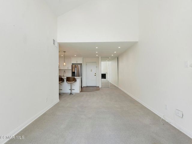 5535 Canoga Avenue 320, Woodland Hills, CA 91367