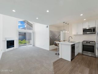 5535 Canoga Avenue 320, Woodland Hills, CA 91367