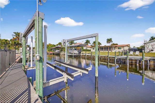 407 Parkway CT, Fort Myers, FL 33919