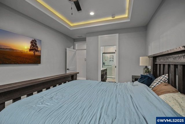 411 NW Crater Lake Dr, Dallas, OR 97338