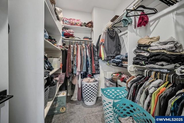 411 NW Crater Lake Dr, Dallas, OR 97338