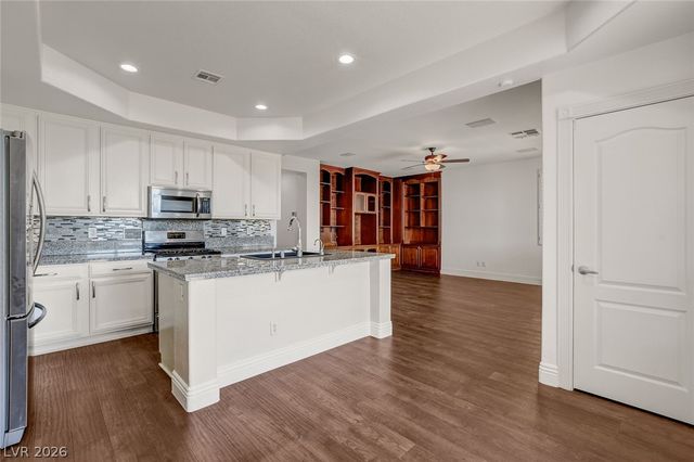 408 Silver Prairie Court, Las Vegas, NV 89144