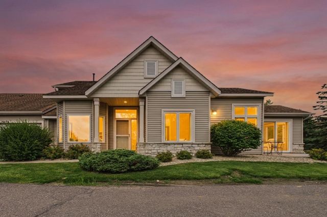10670 57th Place N, Plymouth, MN 55442