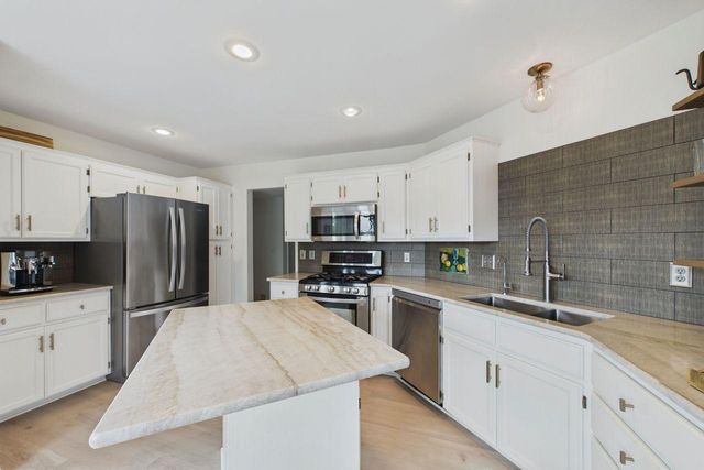 10670 57th Place N, Plymouth, MN 55442