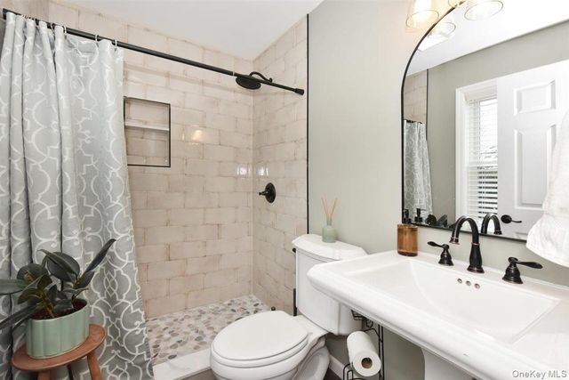 3 Berryhill Lane, Bethpage, NY 11714