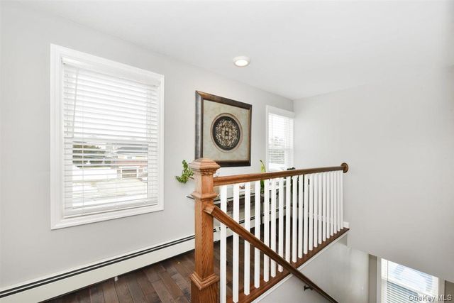 3 Berryhill Lane, Bethpage, NY 11714