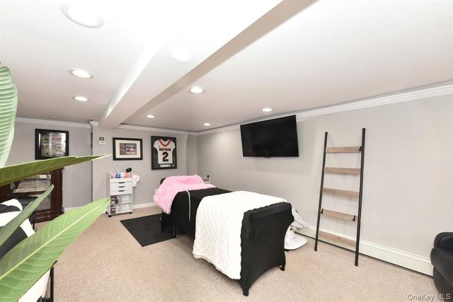 3 Berryhill Lane, Bethpage, NY 11714