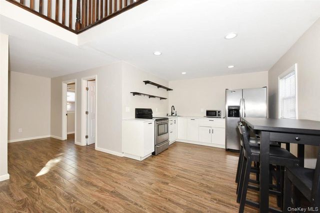 3 Berryhill Lane, Bethpage, NY 11714