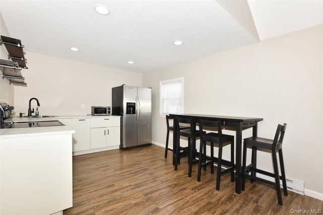 3 Berryhill Lane, Bethpage, NY 11714