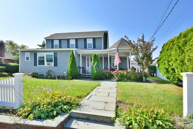 3 Berryhill Lane, Bethpage, NY 11714