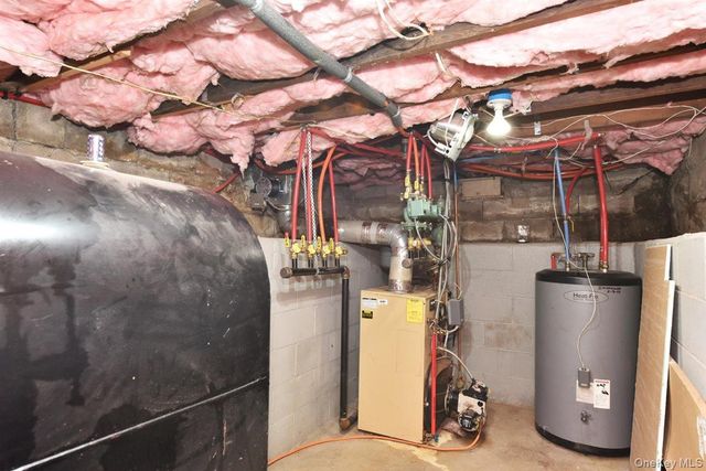 3 Berryhill Lane, Bethpage, NY 11714