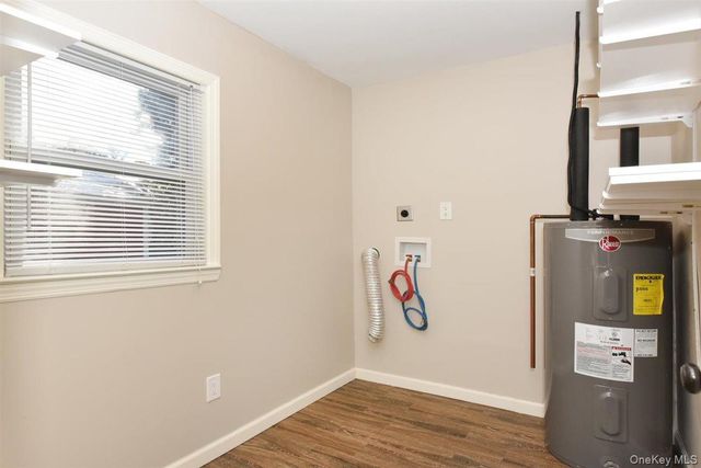 3 Berryhill Lane, Bethpage, NY 11714