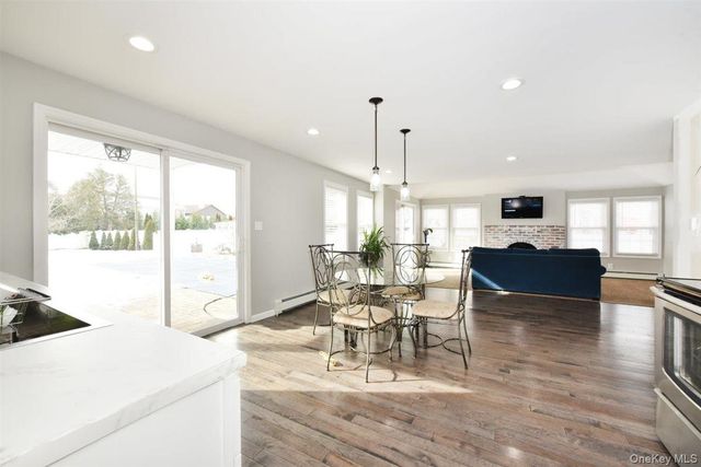 3 Berryhill Lane, Bethpage, NY 11714