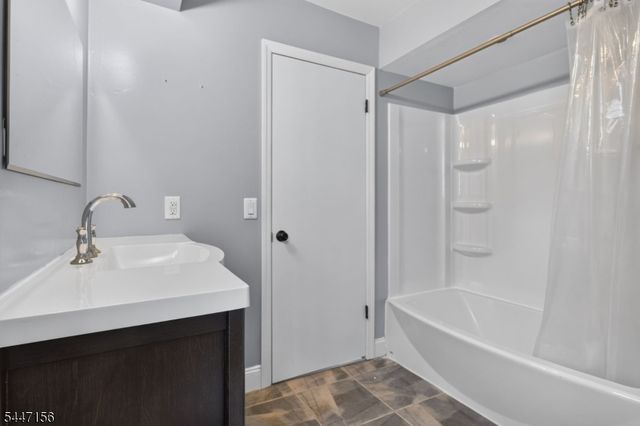 238 Sutphin Ln, Hillsborough Twp., NJ 08844