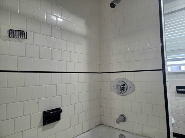19 Leavitt St 1, Salem, MA 01970
