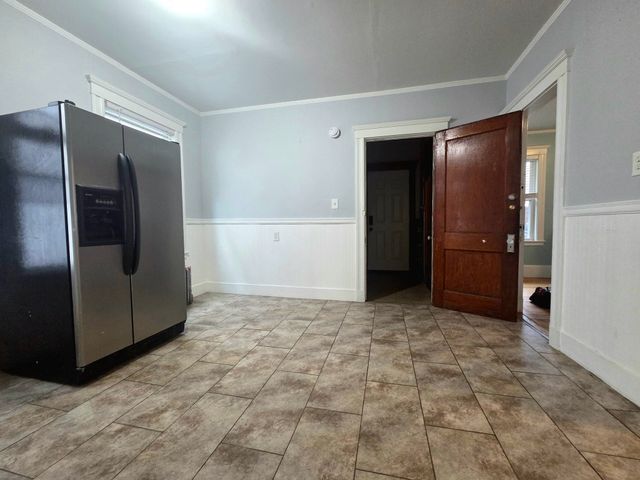 19 Leavitt St 1, Salem, MA 01970