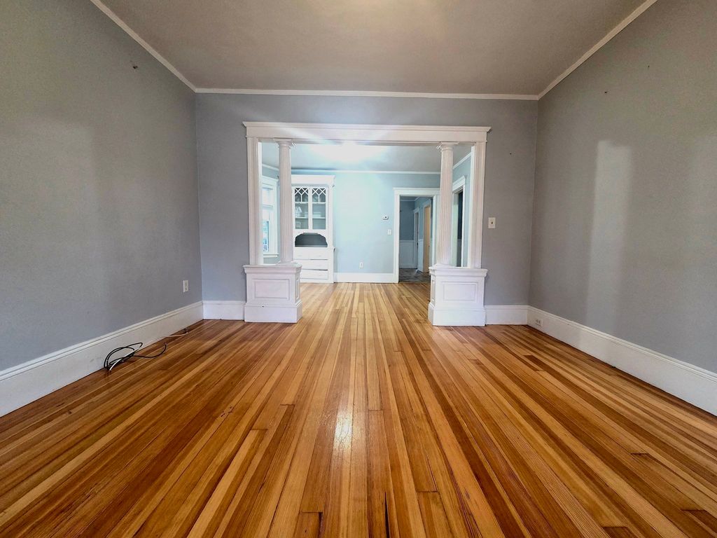 19 Leavitt St 1, Salem, MA 01970