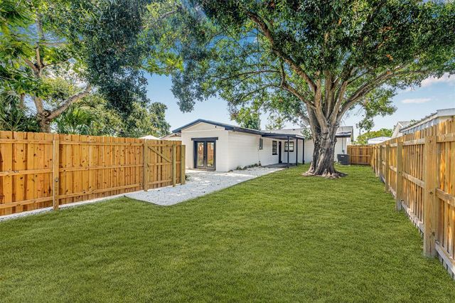5652 4TH AVENUE N, St Petersburg, FL 33710