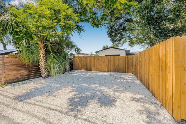 5652 4TH AVENUE N, St Petersburg, FL 33710