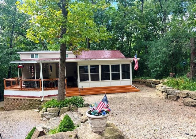 306 Westview Drive, Edgerton, WI 53534