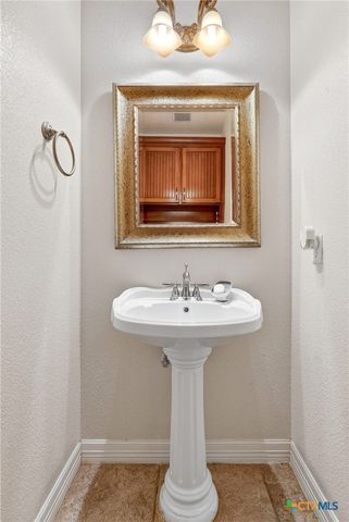 6000 Whispering Forest Circle, Killeen, TX 76543