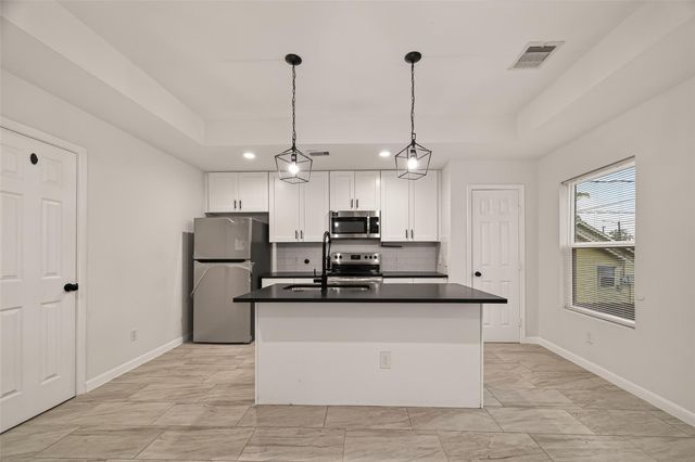 4302 Hirsch Road B, Houston, TX 77026