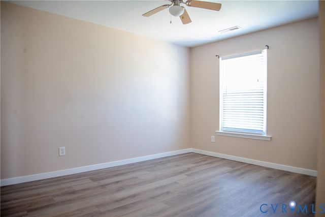 15212 Fairen Ln, Chester, VA 23834