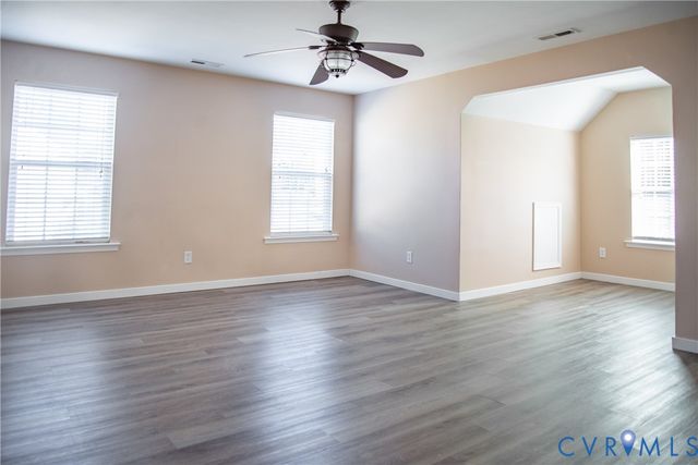 15212 Fairen Ln, Chester, VA 23834