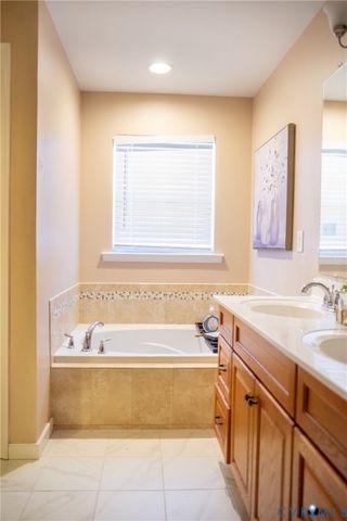 15212 Fairen Ln, Chester, VA 23834