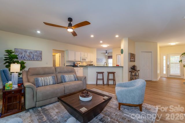 99 Ridgetop Circle 202, Brevard, NC 28712