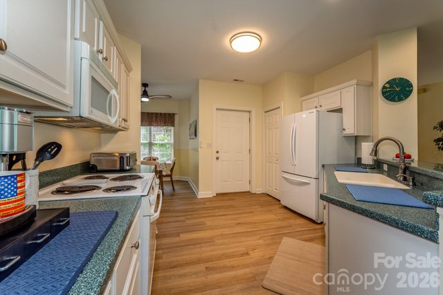 99 Ridgetop Circle 202, Brevard, NC 28712