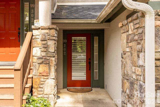 99 Ridgetop Circle 202, Brevard, NC 28712