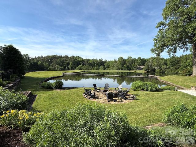 99 Ridgetop Circle 202, Brevard, NC 28712