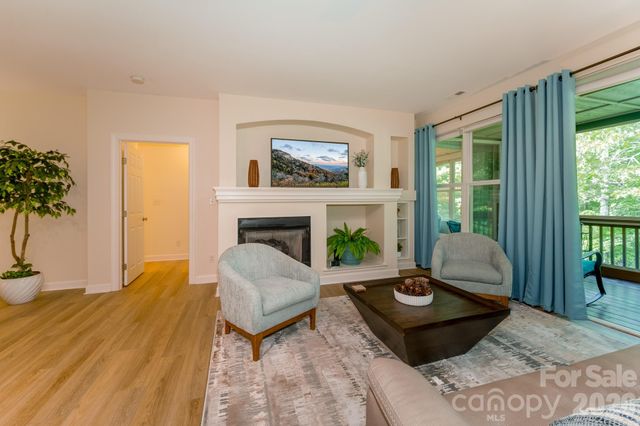 99 Ridgetop Circle 202, Brevard, NC 28712
