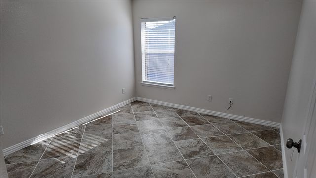 131 Yosemite Lane, Terrell, TX 75160