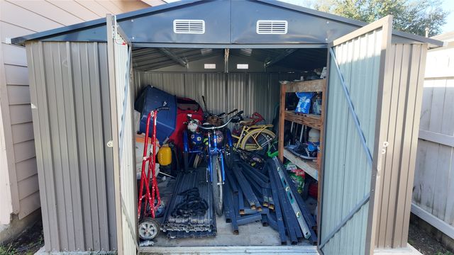 131 Yosemite Lane, Terrell, TX 75160