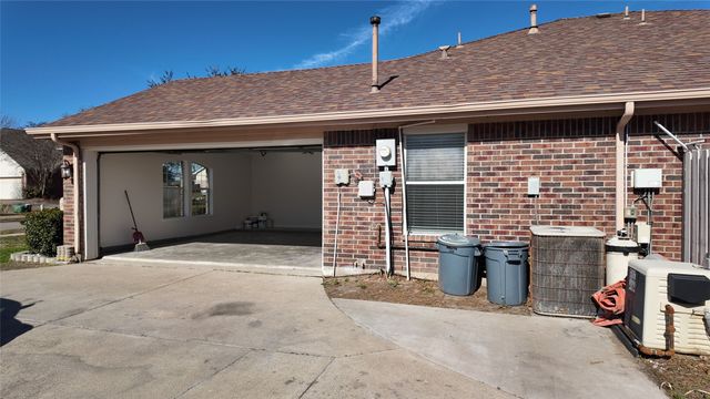 131 Yosemite Lane, Terrell, TX 75160