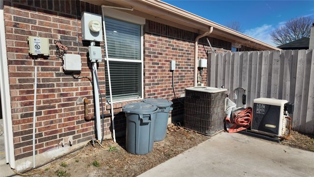 131 Yosemite Lane, Terrell, TX 75160