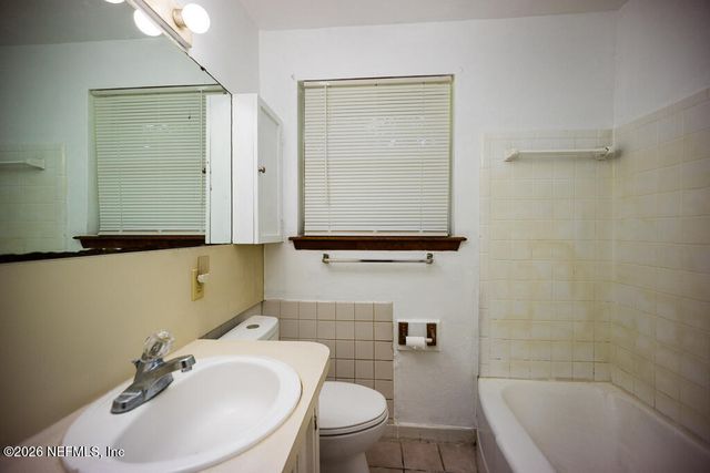 7215 BERRY Avenue, Jacksonville, FL 32211