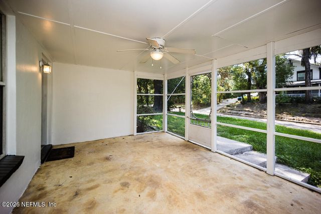 7215 BERRY Avenue, Jacksonville, FL 32211