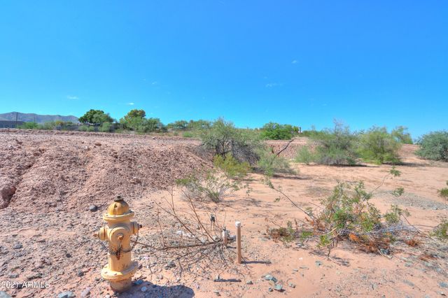 2031 W DOBBINS Road -, Phoenix, AZ 85041