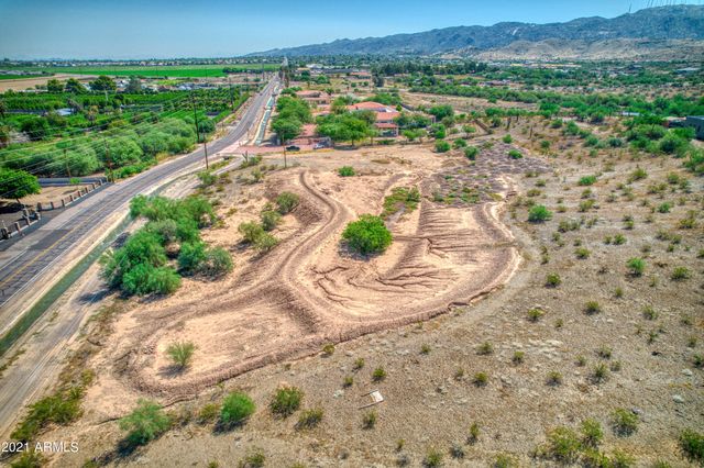 2031 W DOBBINS Road -, Phoenix, AZ 85041
