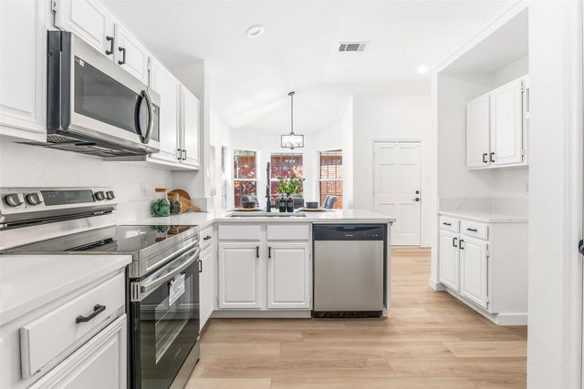 3062 Rustlewind Lane, Grand Prairie, TX 75052