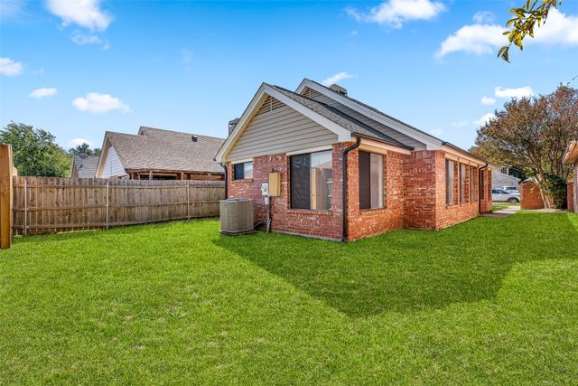 3062 Rustlewind Lane, Grand Prairie, TX 75052