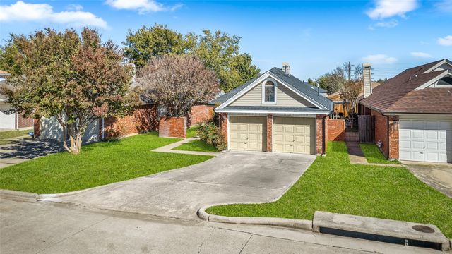 3062 Rustlewind Lane, Grand Prairie, TX 75052