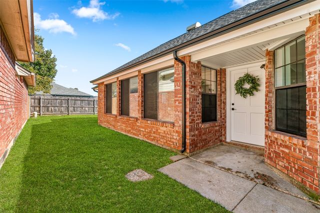 3062 Rustlewind Lane, Grand Prairie, TX 75052